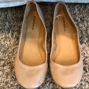 Mossimo women’s size 8 flats.